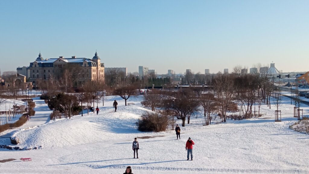 Park Łokietka, widok na Pałac Bursztynowy
