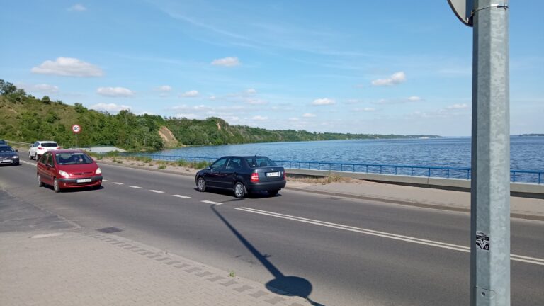 Widok na skarpy i Jezioro Włocławskie