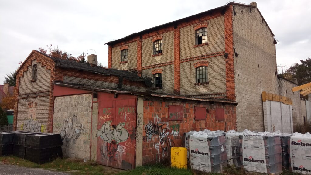 Młyn motorowy "Suszyce" przy ul. Suszyckiej jako lokalny "urbex"