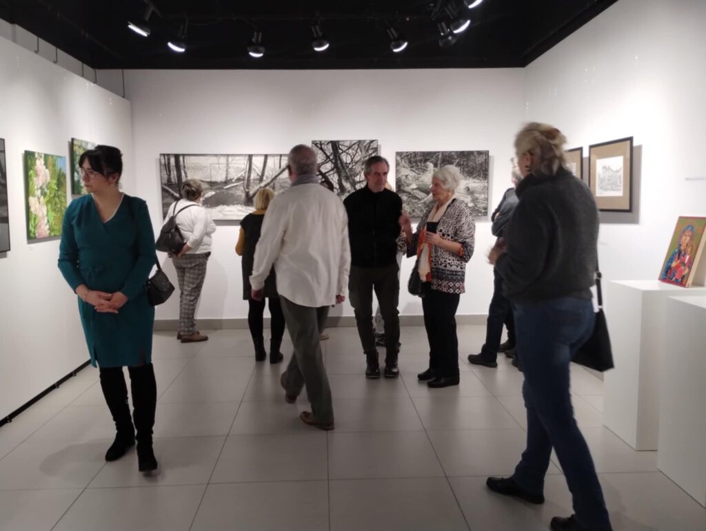 Fragment wystawy „Spojrzenia. Natura rzeczy” w włocławskiej Galerii Sztuki Współczesnej