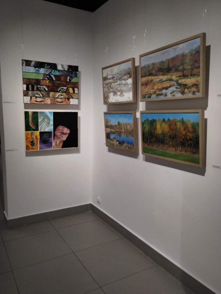 Fragment wystawy „Spojrzenia. Natura rzeczy” w włocławskiej Galerii Sztuki Współczesnej