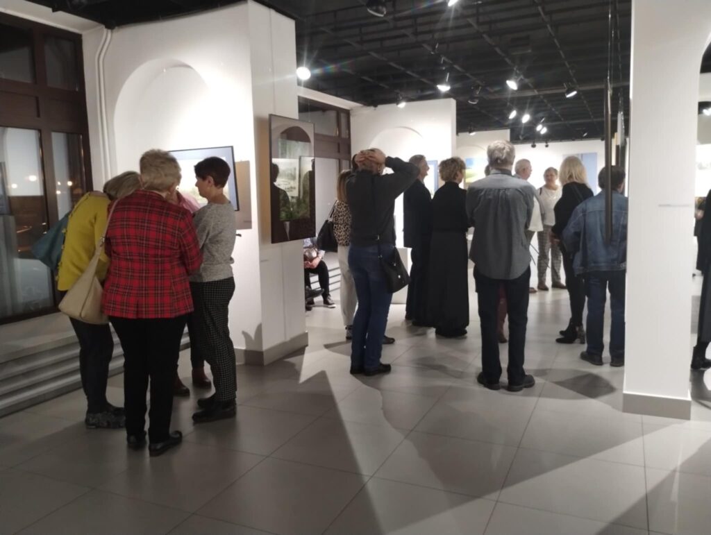 Fragment wystawy „Spojrzenia. Natura rzeczy” w włocławskiej Galerii Sztuki Współczesnej