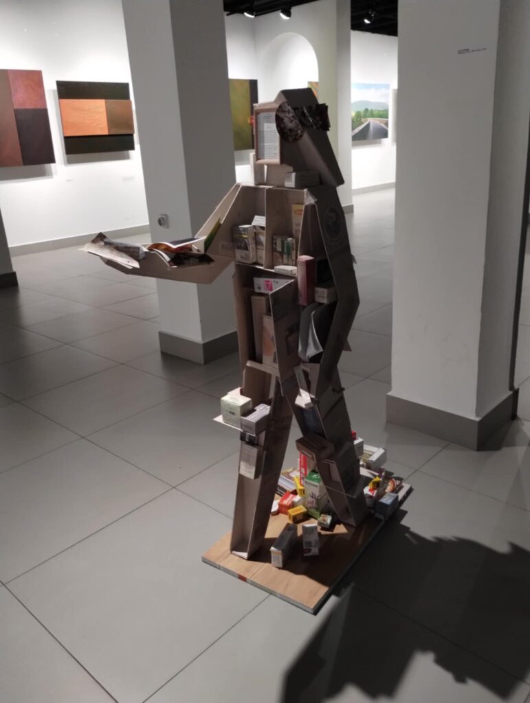 Fragment wystawy „Spojrzenia. Natura rzeczy” w włocławskiej Galerii Sztuki Współczesnej