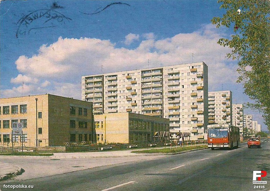 Autobus miejski na ul. Kaliskiej, lata 1975-1985 (źródło: fotopolska.eu)