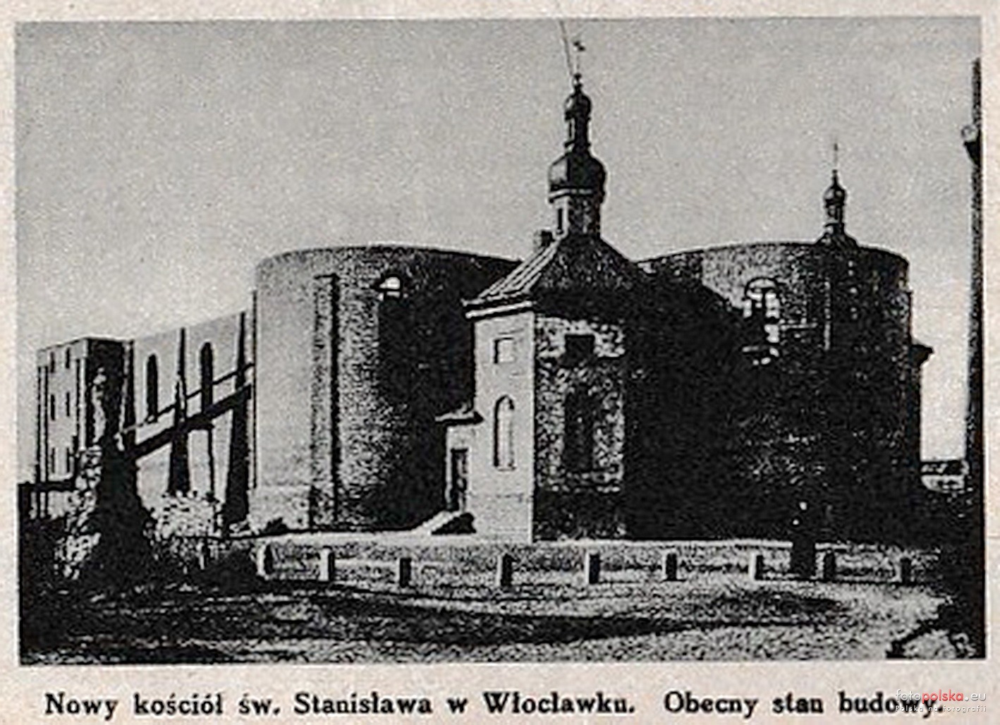 Nowy kościół św. Stanisława w trakcie budowy.