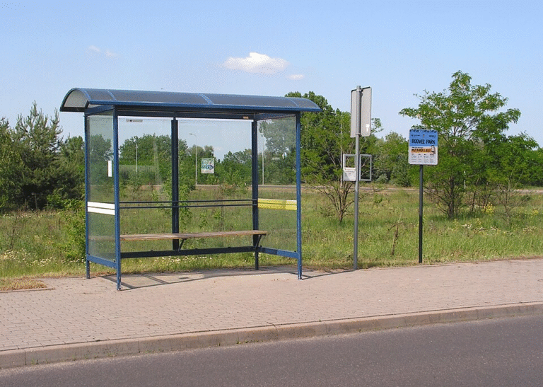 Przystanek autobusowy przy ul. Kawka we Włocławku.