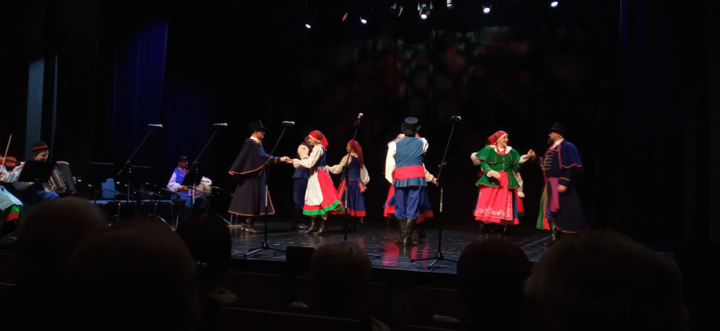 Wystep zespołu "Dzieci Kujaw"