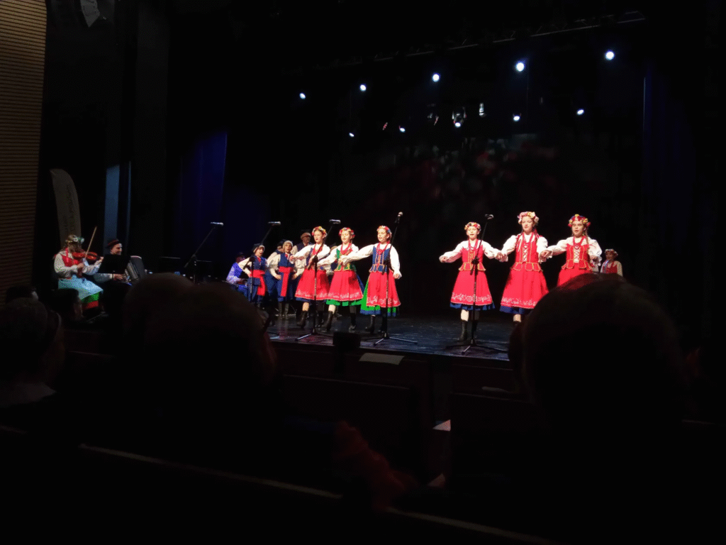 Wystep zespołu "Dzieci Kujaw"