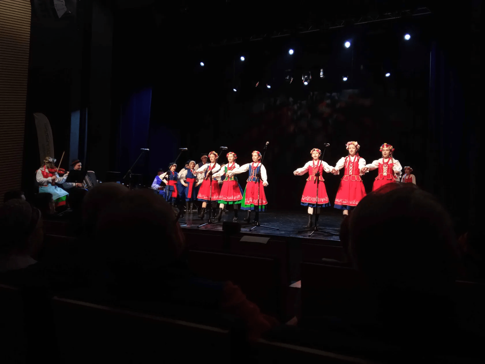 Wystep zespołu "Dzieci Kujaw"